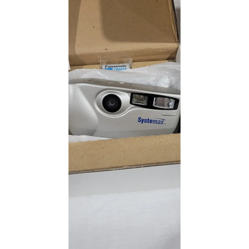 NEW Systemax DC3500 Digital Camera W/ Case